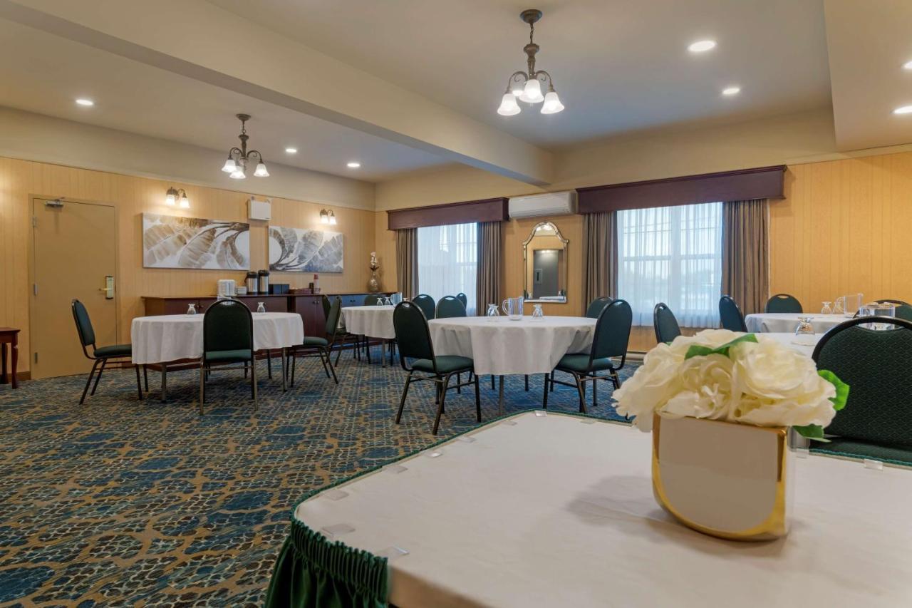 Best Western Plus Fredericton Hotel & Suites Экстерьер фото