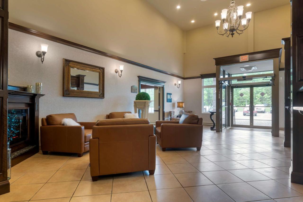 Best Western Plus Fredericton Hotel & Suites Экстерьер фото