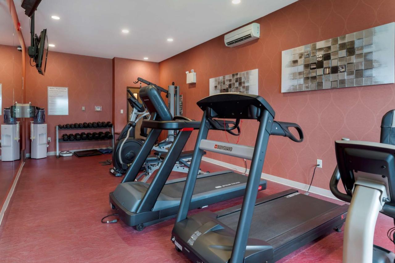 Best Western Plus Fredericton Hotel & Suites Экстерьер фото