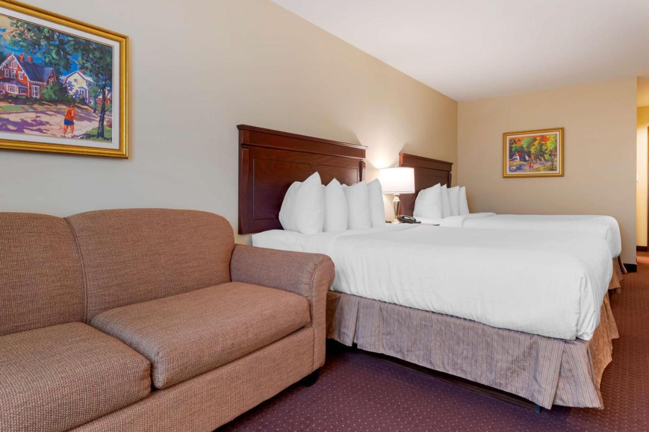 Best Western Plus Fredericton Hotel & Suites Экстерьер фото