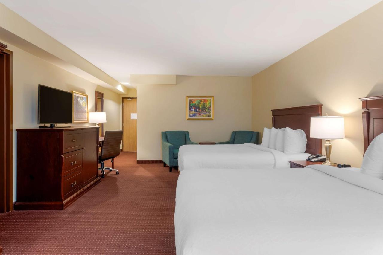 Best Western Plus Fredericton Hotel & Suites Экстерьер фото