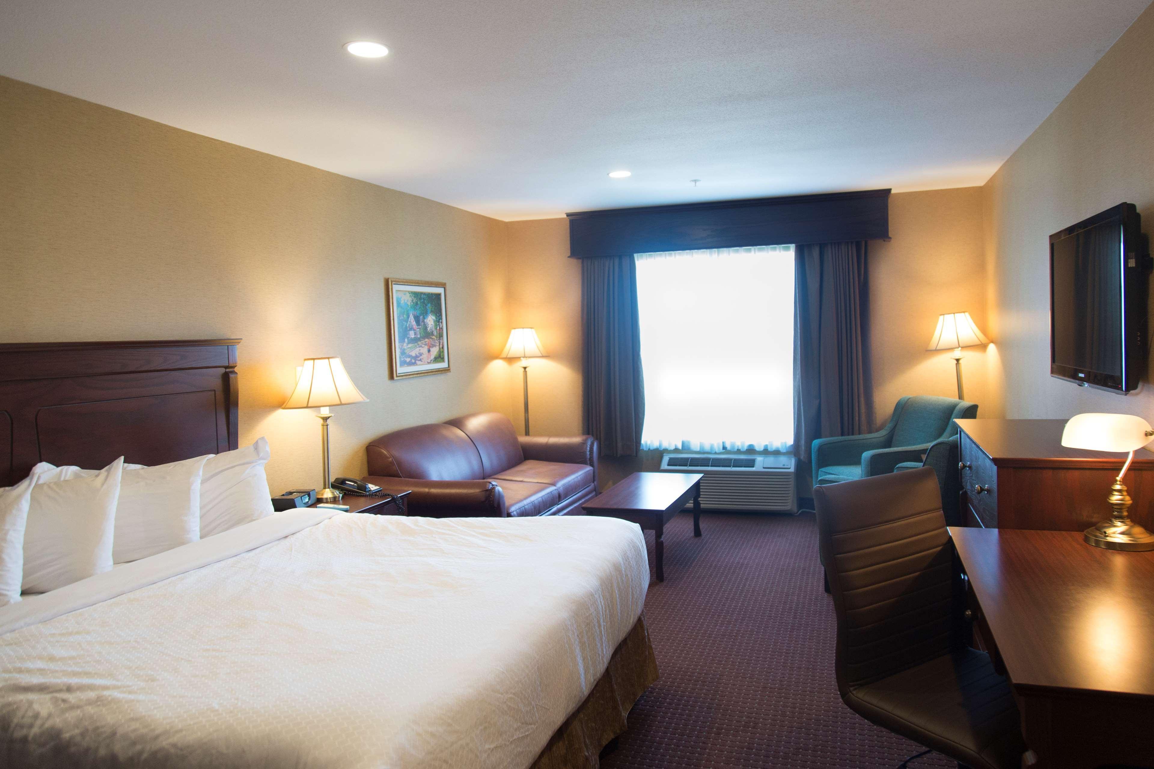 Best Western Plus Fredericton Hotel & Suites Экстерьер фото