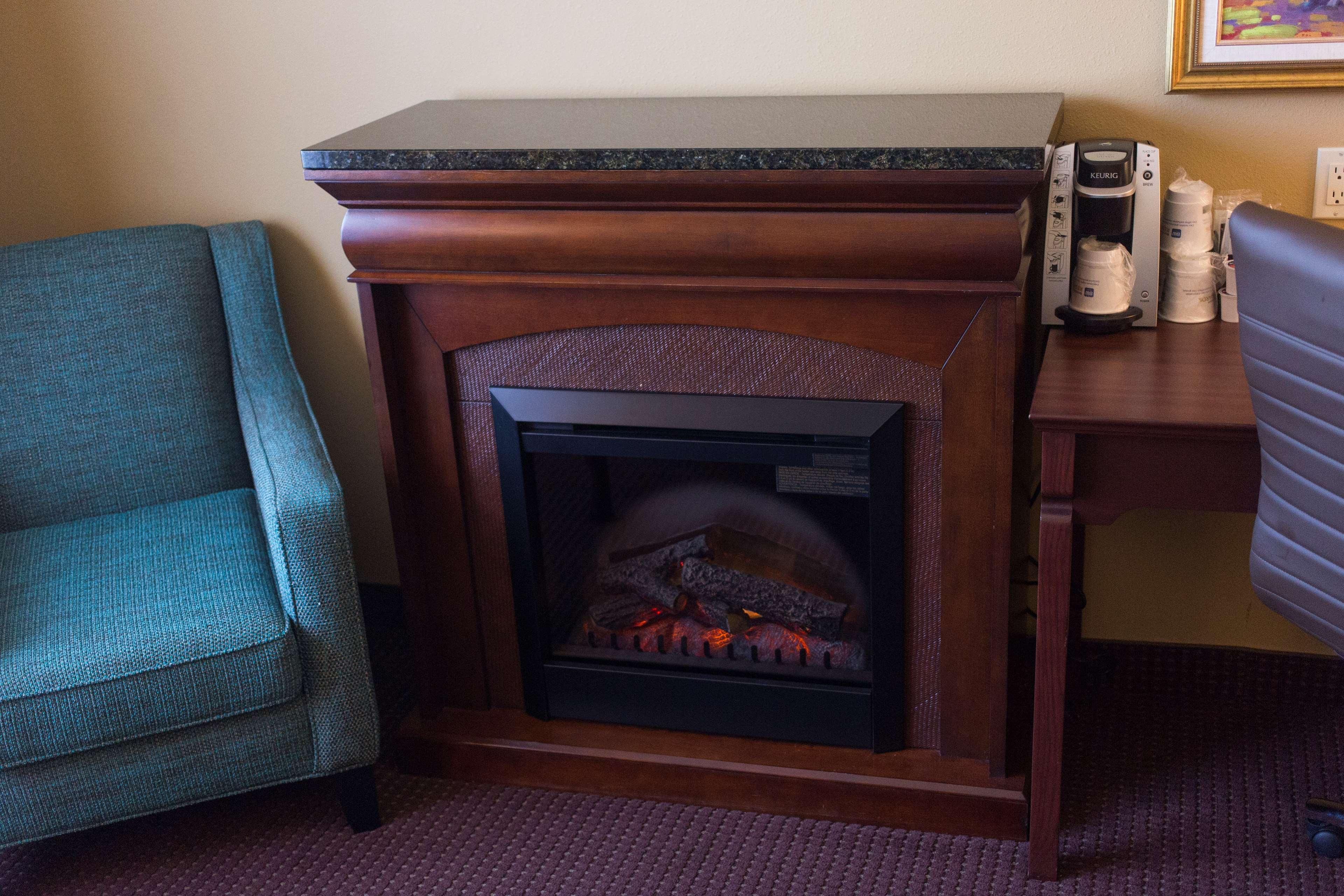 Best Western Plus Fredericton Hotel & Suites Экстерьер фото