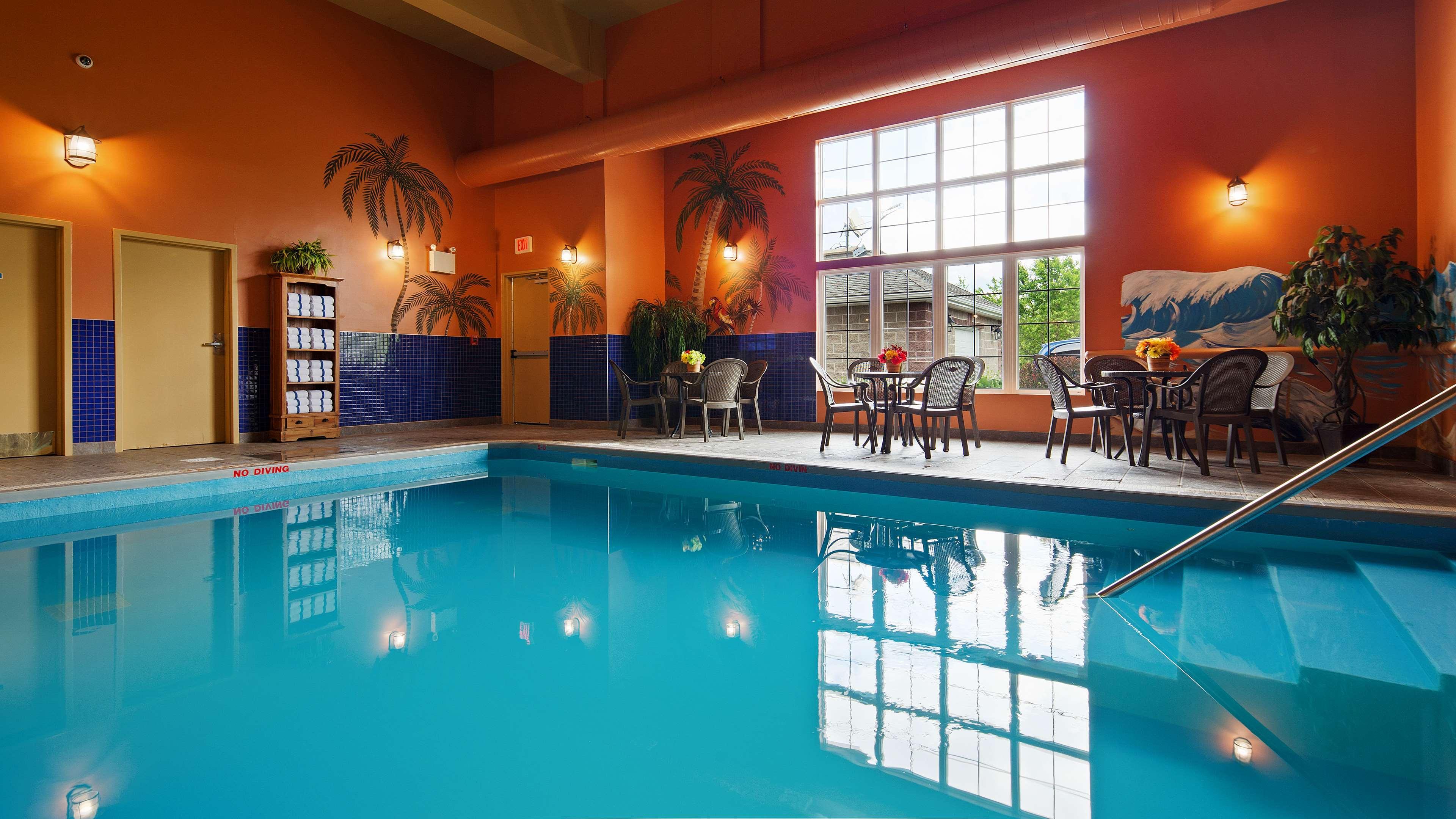 Best Western Plus Fredericton Hotel & Suites Экстерьер фото