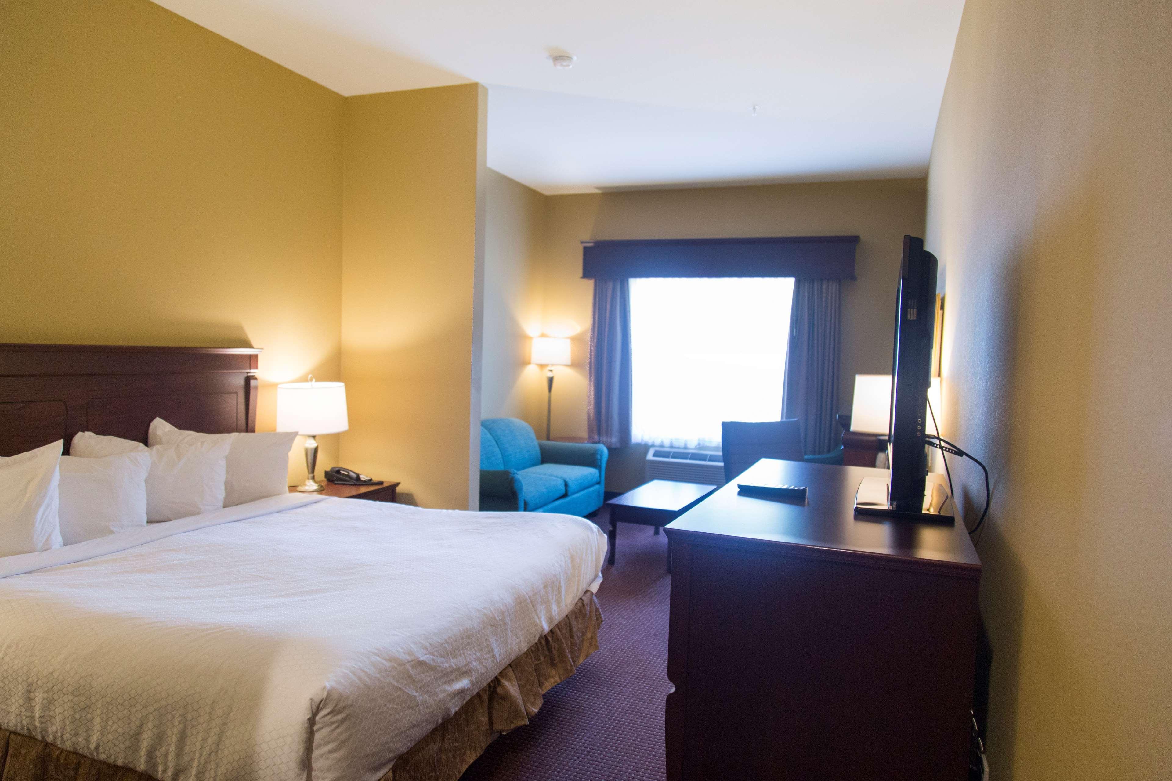 Best Western Plus Fredericton Hotel & Suites Экстерьер фото